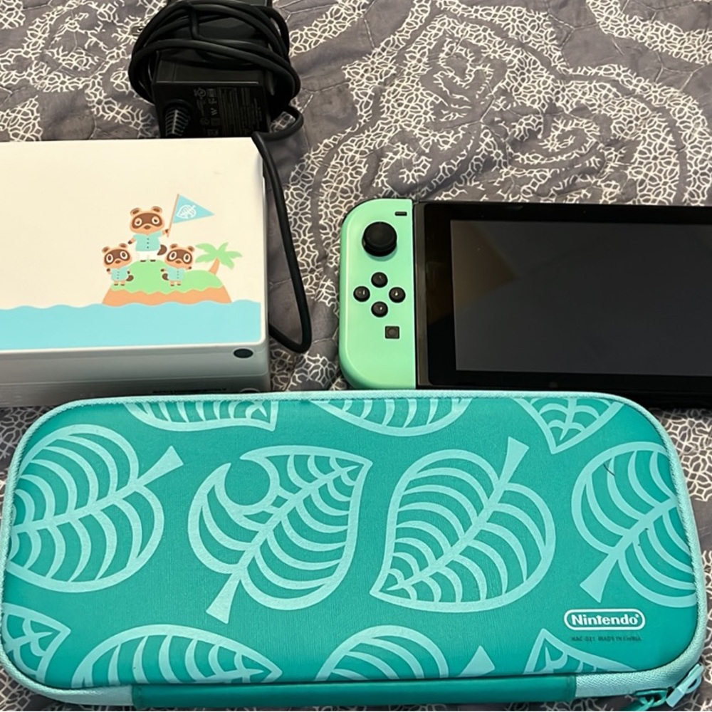 Nintendo Switch Animal Crossing Edition - Excellent Condition